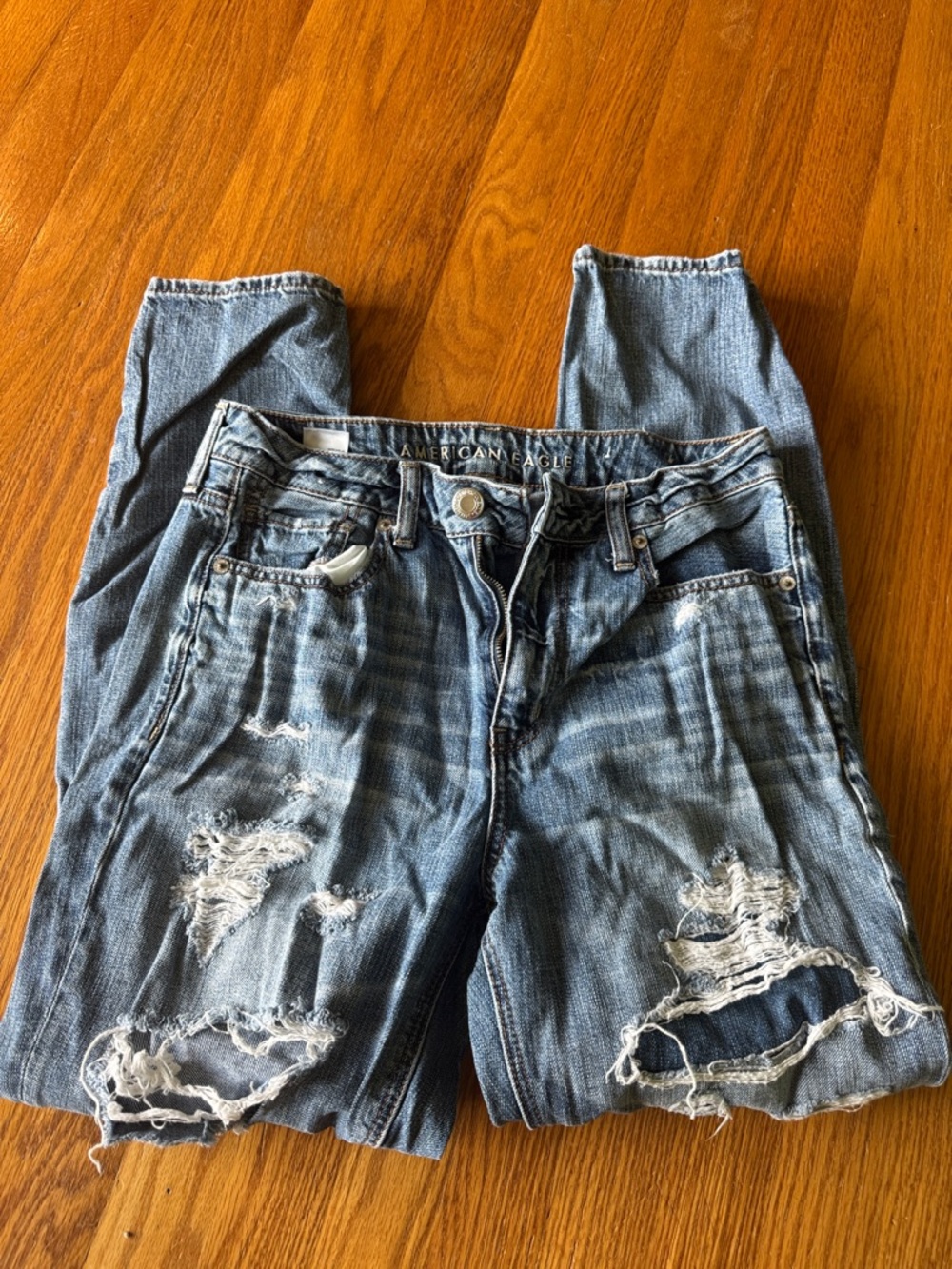 American Eagle Outfitters Women’s Hi-rise tomgirl jeans